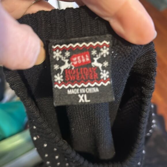 UGLY CHRISTMAS SWEATER XL Well Worn Holiday Beer Drinking Holding Stocking - Picture 6 of 7